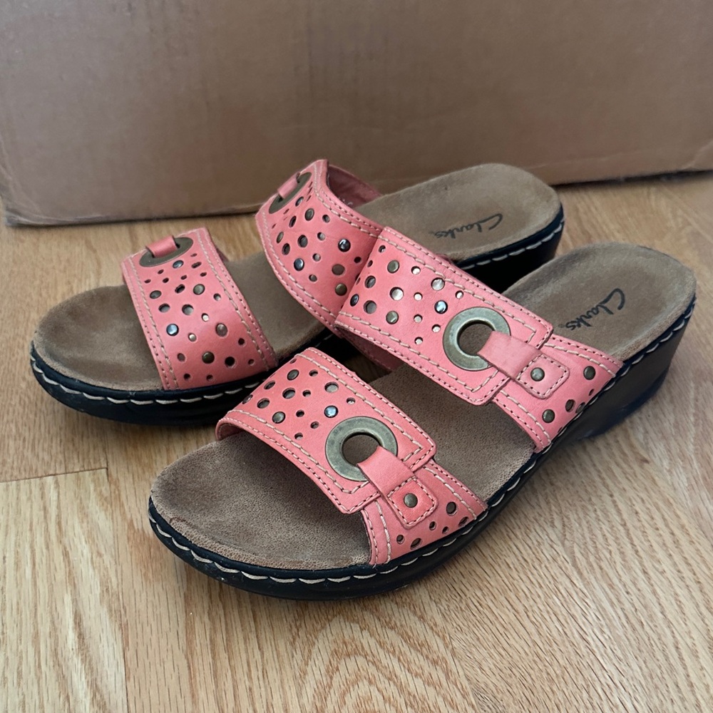 Clarks Women's Hayla Acadia Slide Sandals in Coral (Salmon Pink/Orange)